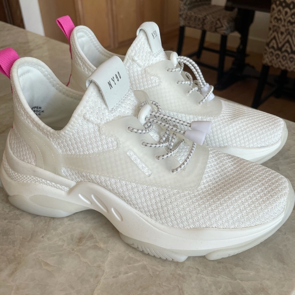 Steve Madden “Myles”  white tennis shoes. 7.5